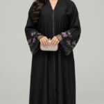 عباية "لافندر" العصرية