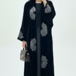 عباية "لمسة المخمل"