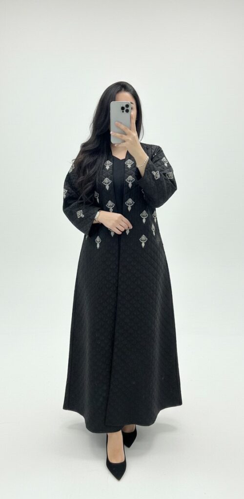 عباية شتوية سوداء