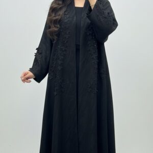 عباية سوداء مطرزة